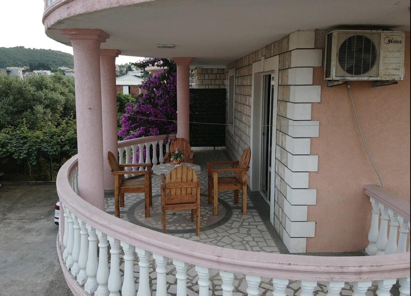 אולסינץ' Kurt Apartaments מראה חיצוני תמונה