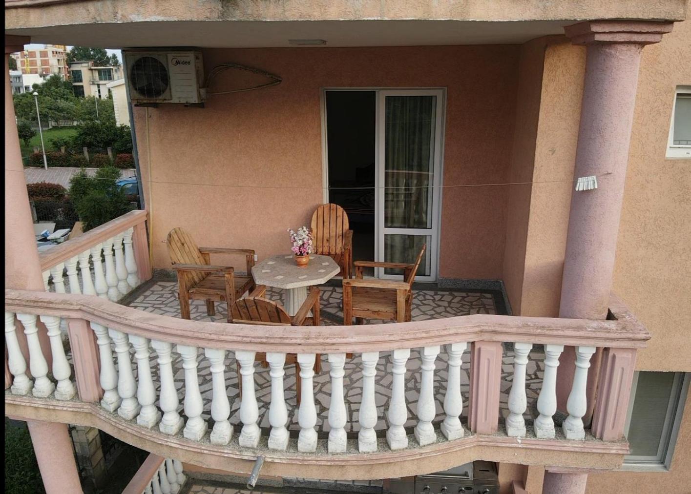 אולסינץ' Kurt Apartaments מראה חיצוני תמונה