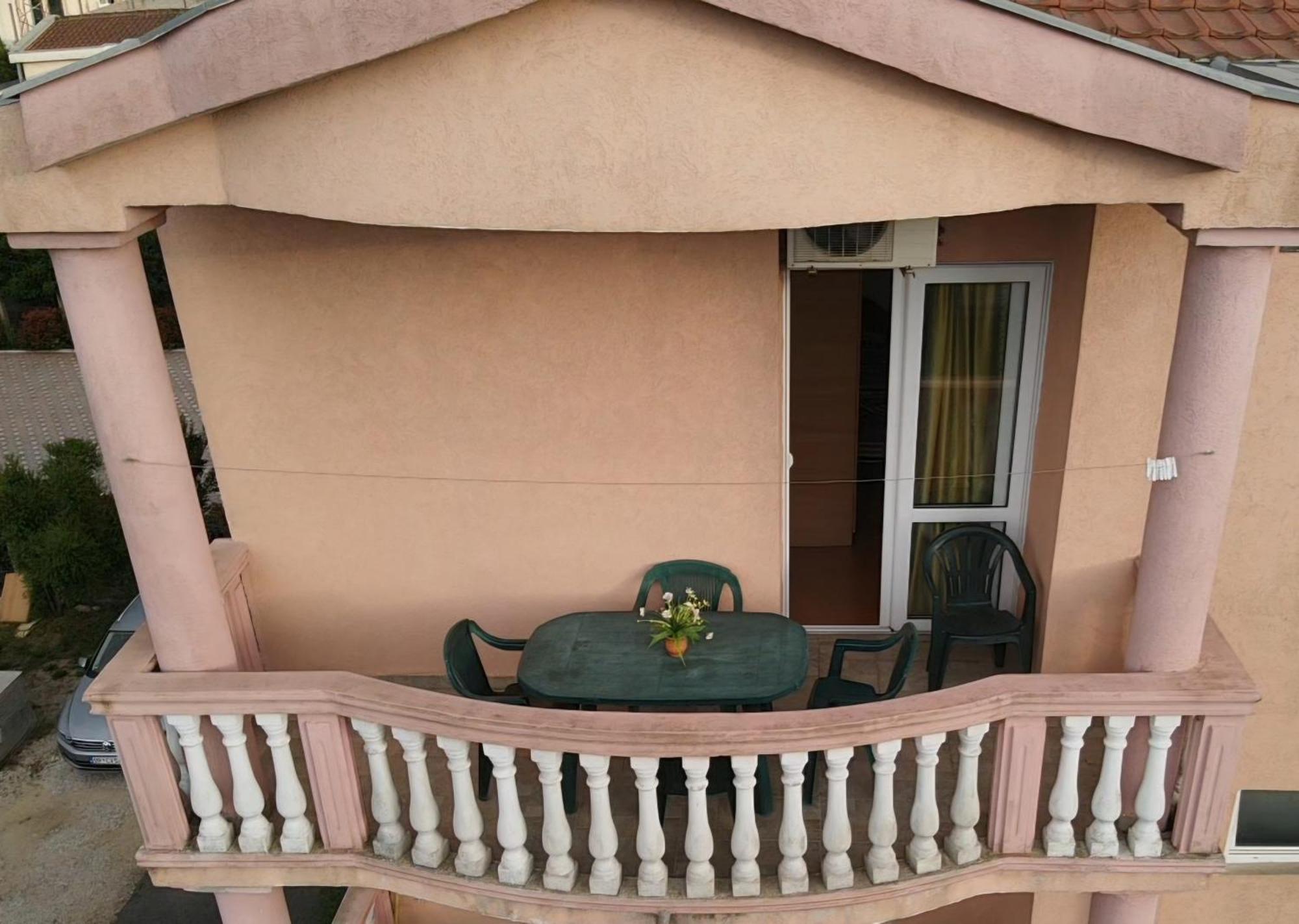 אולסינץ' Kurt Apartaments מראה חיצוני תמונה